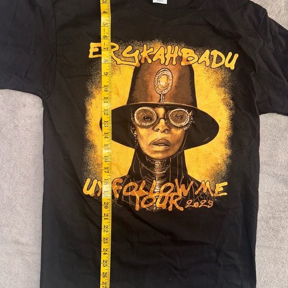 Erykah Badu “Unfollow me tour” Concert T-shirt - Picture 2 of 7